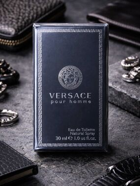 Versace 
Pour Homme Eau de Toilette
